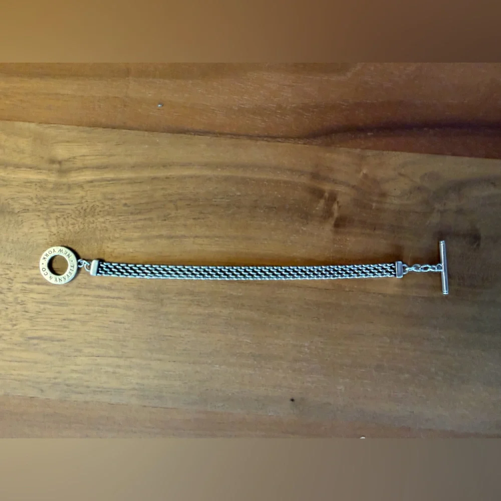 Sterling Silver Tiffany Toggle Chain Strand Bracelet - Circular Tag. 7.75” long. - Picture 4 of 4